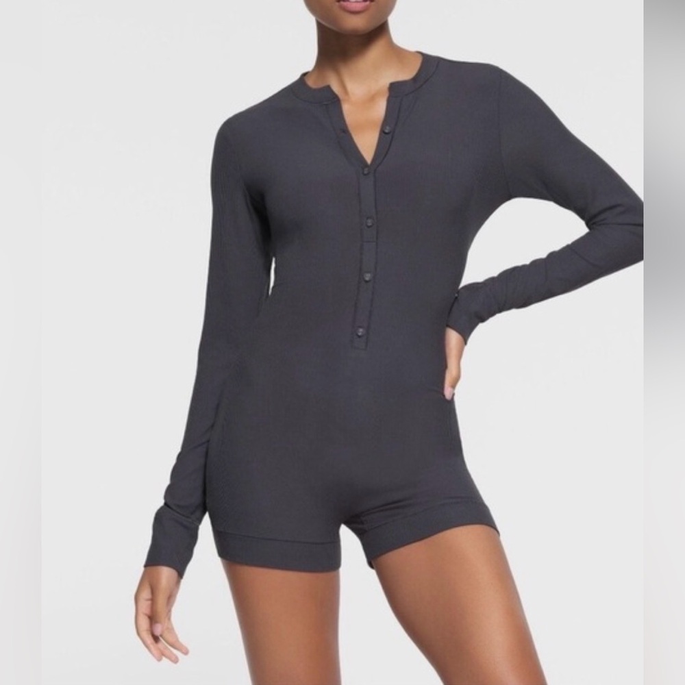 NWT SKIMS Soft Lounge Button Up Henley Onesie Romper
Graphite
